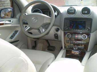2005 Mercedes-Benz ML-Class Pictures