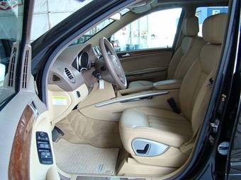 2005 Mercedes-Benz ML-Class Pictures