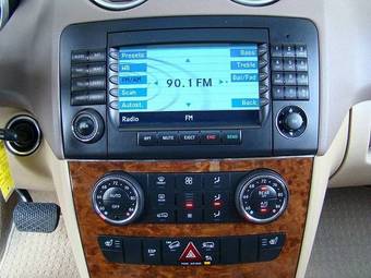 2005 Mercedes-Benz ML-Class Pictures