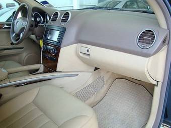 2005 Mercedes-Benz ML-Class Pictures