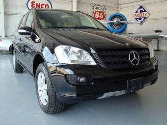 2005 Mercedes-Benz ML-Class Pictures