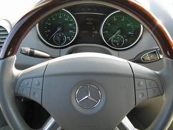 2005 Mercedes-Benz ML-Class Pictures