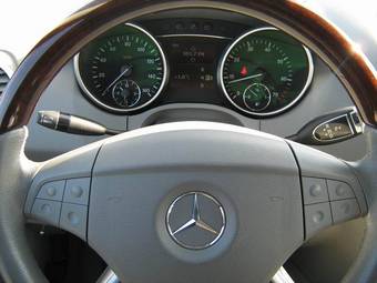 2005 Mercedes-Benz ML-Class Photos