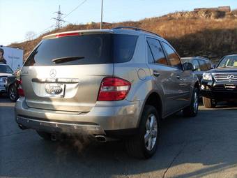 2005 Mercedes-Benz ML-Class Wallpapers