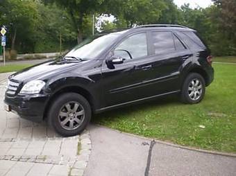 2005 Mercedes-Benz ML-Class Photos