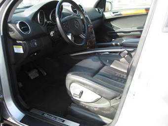 2005 Mercedes-Benz ML-Class Pictures