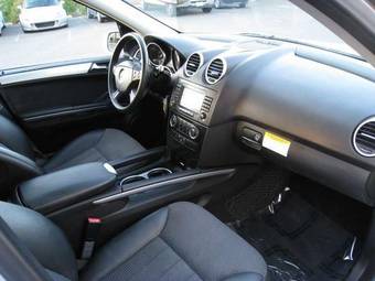 2005 Mercedes-Benz ML-Class Pictures