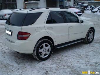 2005 Mercedes-Benz ML-Class Pictures