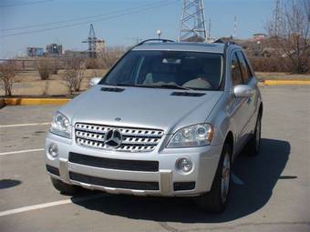 2005 Mercedes-Benz ML-Class Pictures