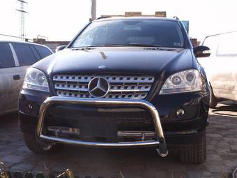 2005 Mercedes-Benz ML-Class Pictures