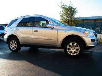 2005 Mercedes-Benz ML-Class Images