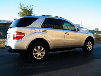 2005 Mercedes-Benz ML-Class Pictures