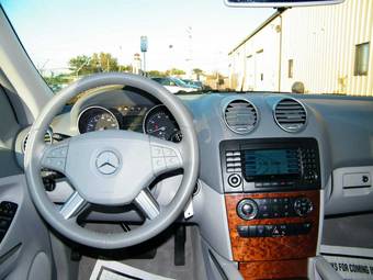 2005 Mercedes-Benz ML-Class Photos