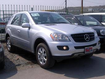 2005 Mercedes-Benz ML-Class Pics