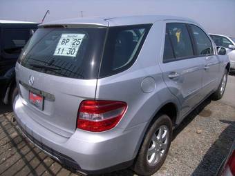 2005 Mercedes-Benz ML-Class Pictures