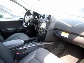 2005 Mercedes-Benz ML-Class Pictures