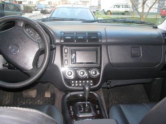 2005 Mercedes-Benz ML-Class Photos