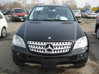 2005 Mercedes-Benz ML-Class Photos