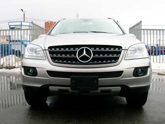 2005 Mercedes-Benz ML-Class Images