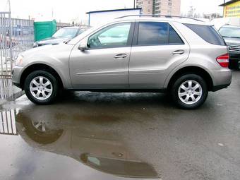 2005 Mercedes-Benz ML-Class Pictures
