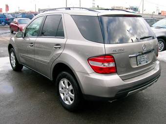 2005 Mercedes-Benz ML-Class Photos