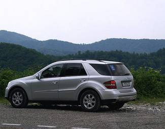 2005 Mercedes-Benz ML-Class Photos