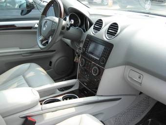 2005 Mercedes-Benz ML-Class Photos
