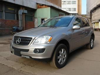 2005 Mercedes-Benz ML-Class Photos