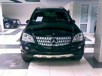 2005 Mercedes-Benz ML-Class Pictures