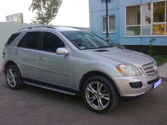 2005 Mercedes-Benz ML-Class Photos