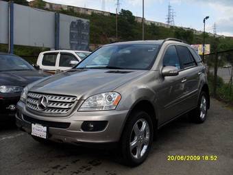 2005 Mercedes-Benz ML-Class Photos