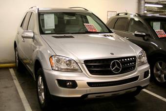 2005 Mercedes-Benz ML-Class Pictures
