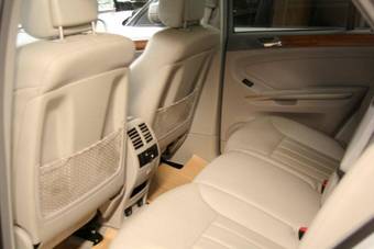 2005 Mercedes-Benz ML-Class Pictures