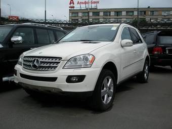 2005 Mercedes-Benz ML-Class Photos