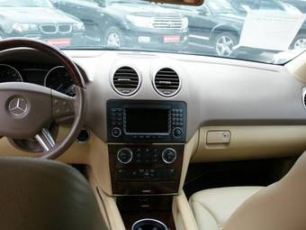2005 Mercedes-Benz ML-Class Wallpapers