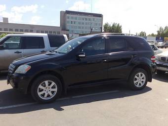 2005 Mercedes-Benz ML-Class Pictures