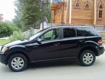 2005 Mercedes-Benz ML-Class Photos
