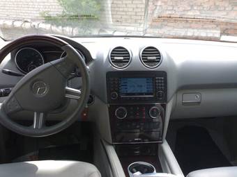 2005 Mercedes-Benz ML-Class Photos
