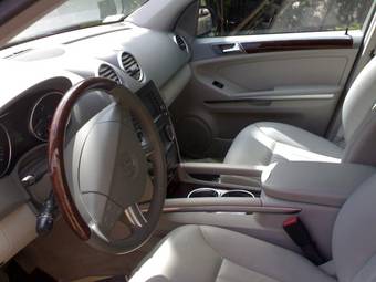2005 Mercedes-Benz ML-Class Pictures