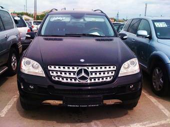 2005 Mercedes-Benz ML-Class Pictures