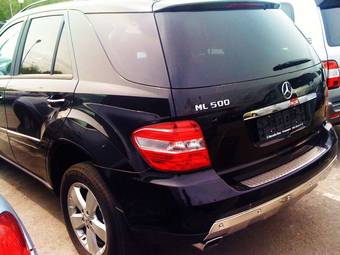 2005 Mercedes-Benz ML-Class Pictures