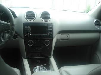 2005 Mercedes-Benz ML-Class Pictures