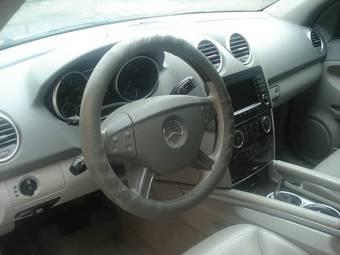 2005 Mercedes-Benz ML-Class Pictures
