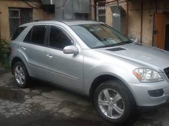 2005 Mercedes-Benz ML-Class Photos