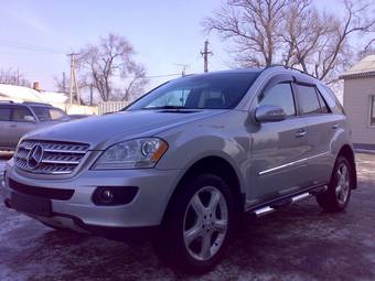 2005 Mercedes-Benz ML-Class Pictures