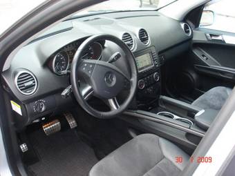 2005 Mercedes-Benz ML-Class Pictures