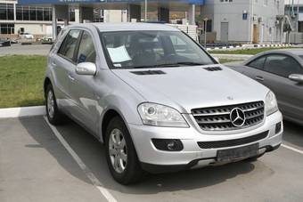2005 Mercedes-Benz ML-Class Pictures