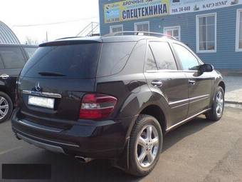 2005 Mercedes-Benz ML-Class Pictures