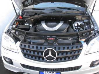 2005 Mercedes-Benz ML-Class Photos