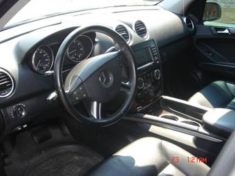 2005 Mercedes-Benz ML-Class Pictures